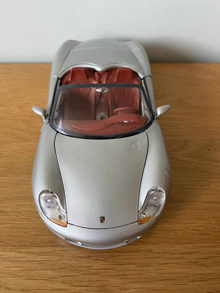 Sprzedam autko Maisto Porsche Boxster w skali 1:18
