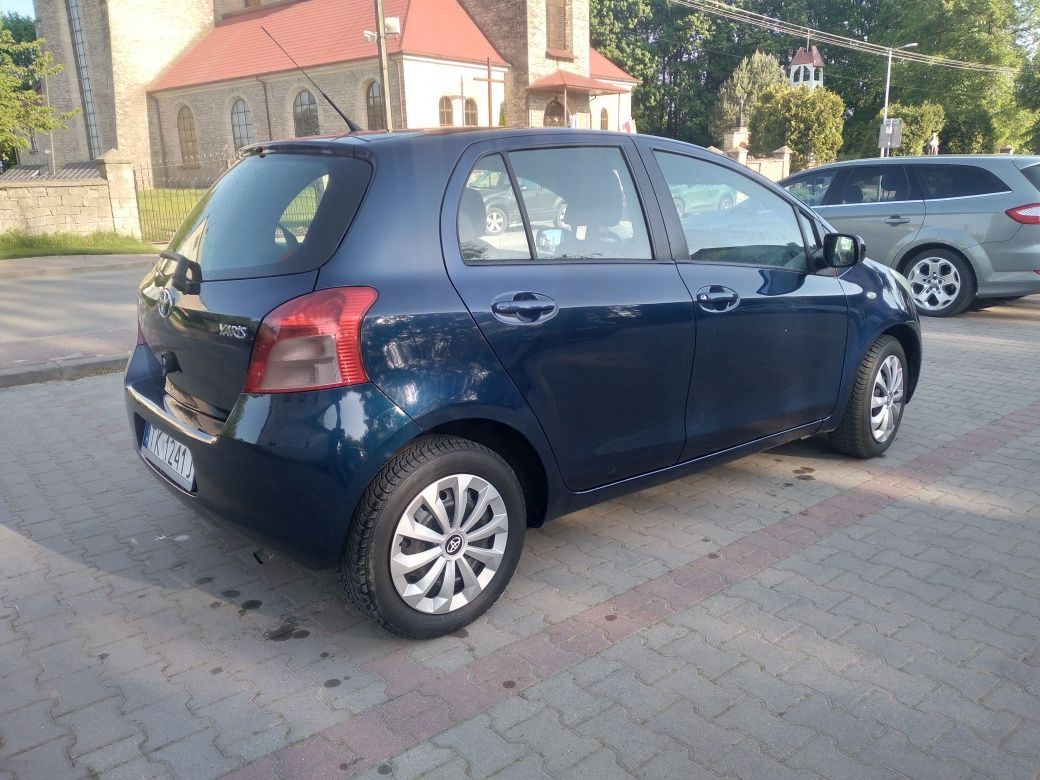 Toyota Yaris ll , 1,0 benzyna 152 00 km przebiegu.