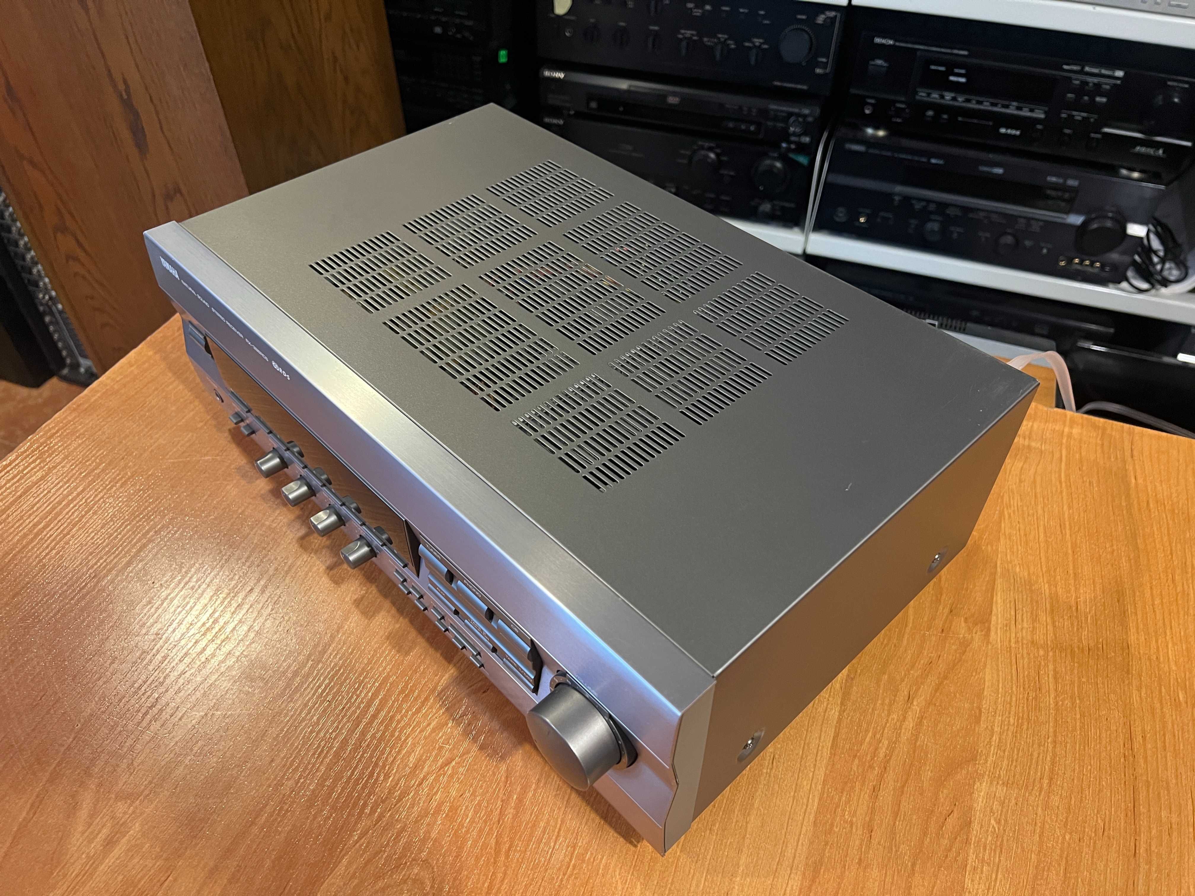 Amplituner Yamaha RX-396 RDS, AudioRoom