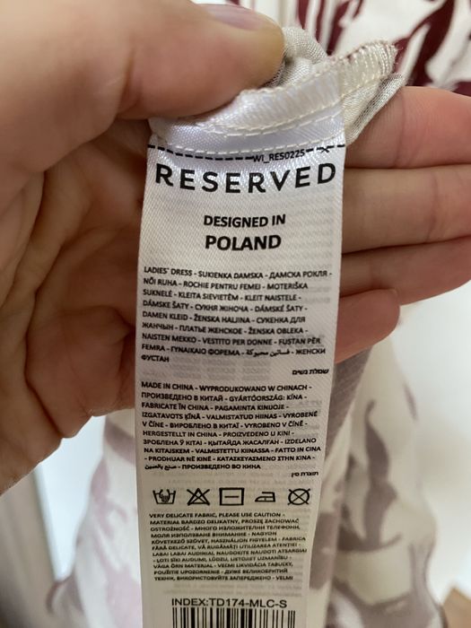 Nowa, wzorzysta sukienka z wiskozy Reserved