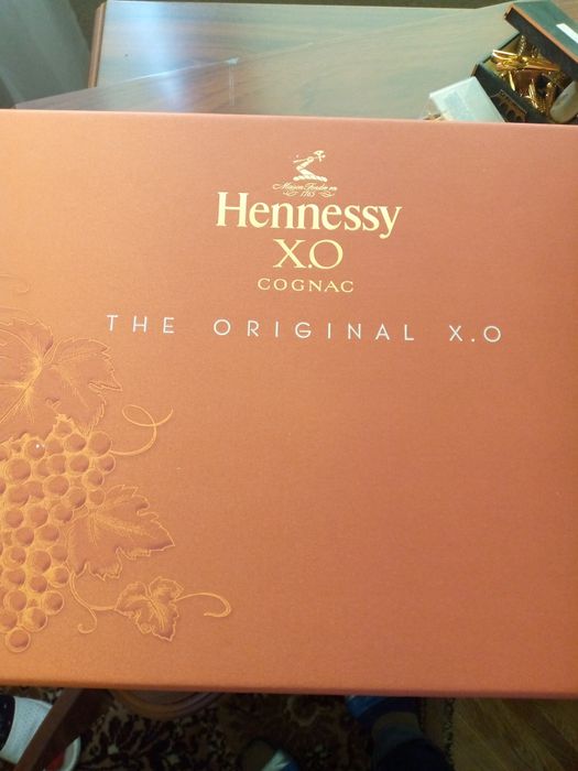 Подарунковий оригінальний набір Hennessey X.O.