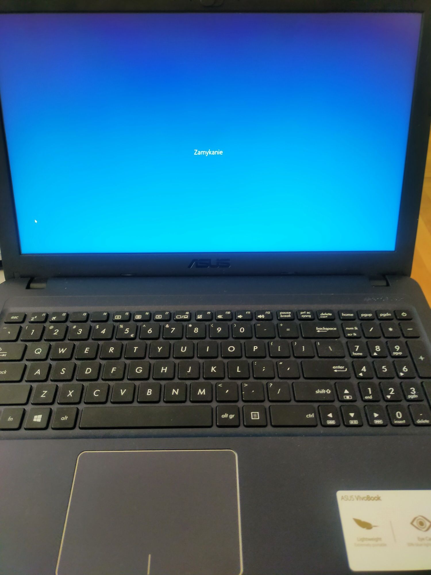 Laptop Asus F543b, bardzo mało używany.