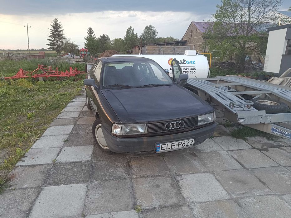 Audi 80, 1.6 benzyna + gaz, uszkodzony