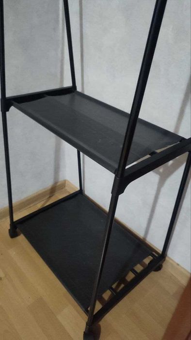Nowy Wieszak stojak na ubrania z półkami i kółkami 158cm czarny