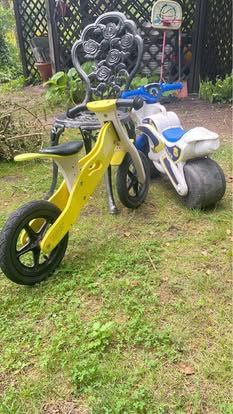 Sprzedam drewniany rowerek biegowy. I motorek biegowy