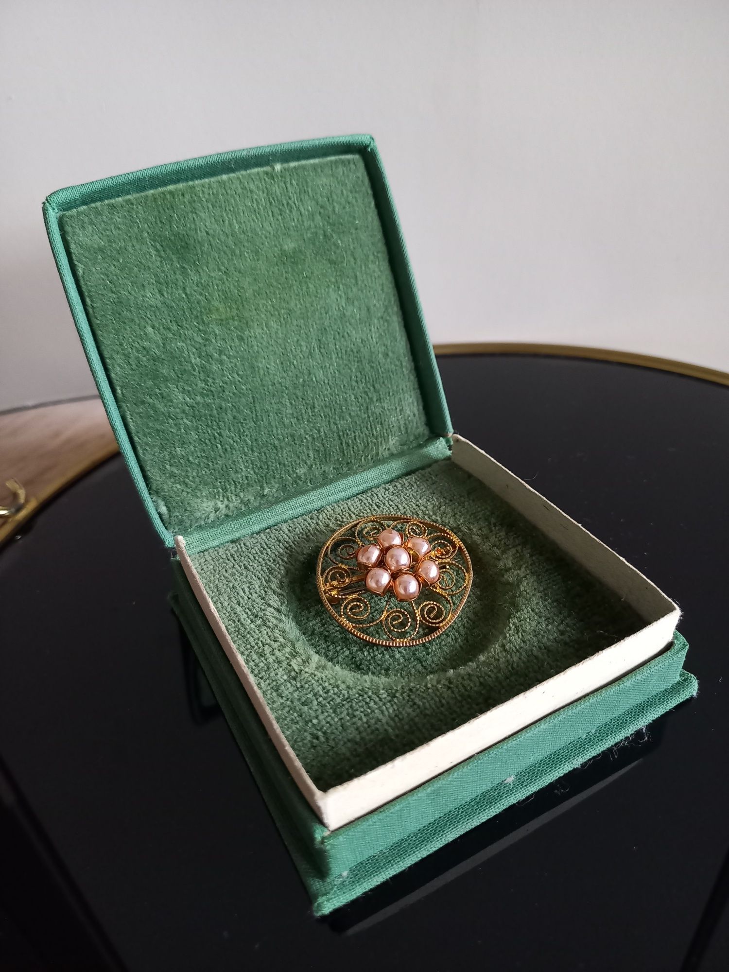 Broszka filigran sztuczne perły prl vintage biżuteria kostiumowa