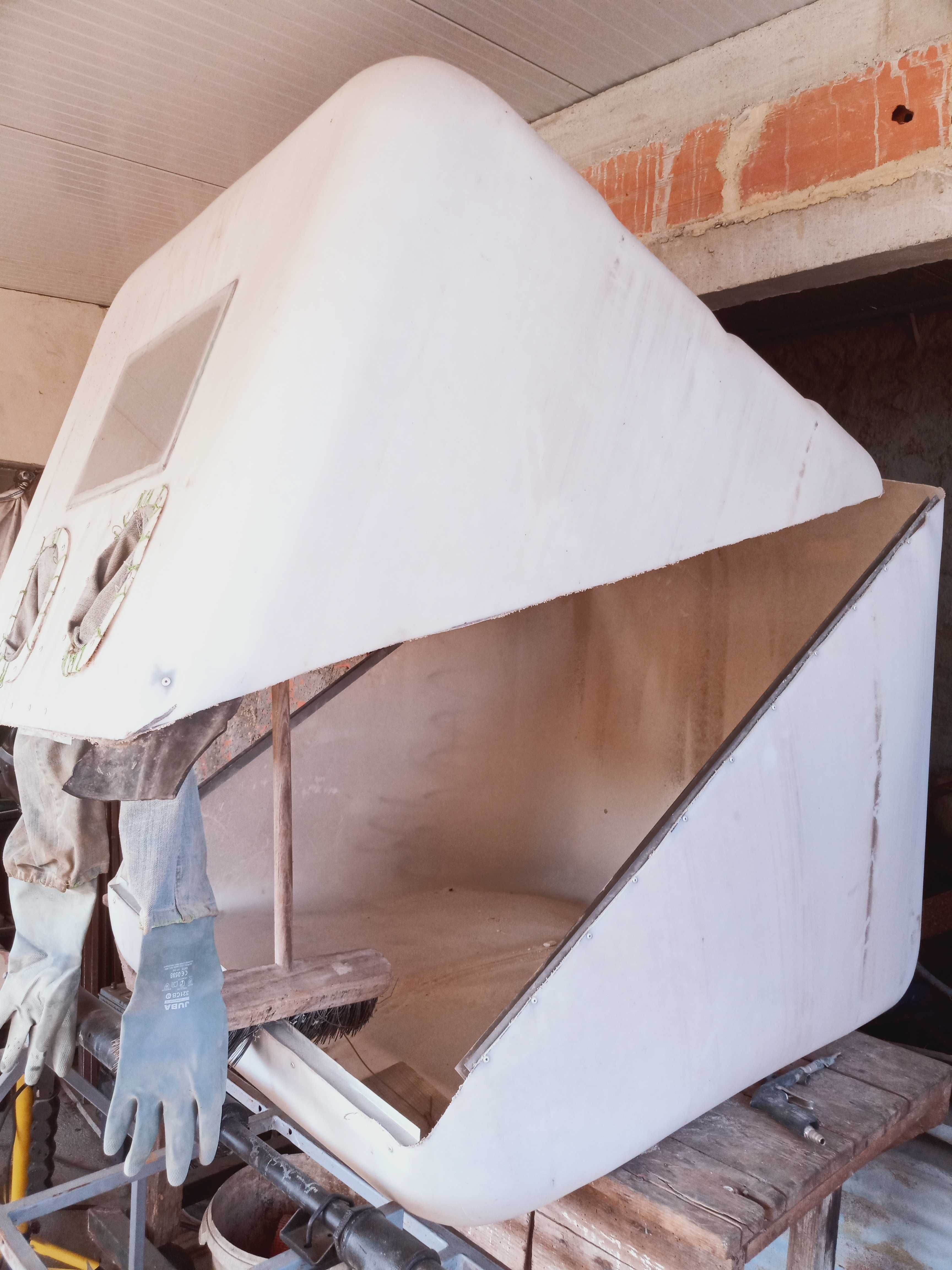Cabine artezanal para limpeza de peças