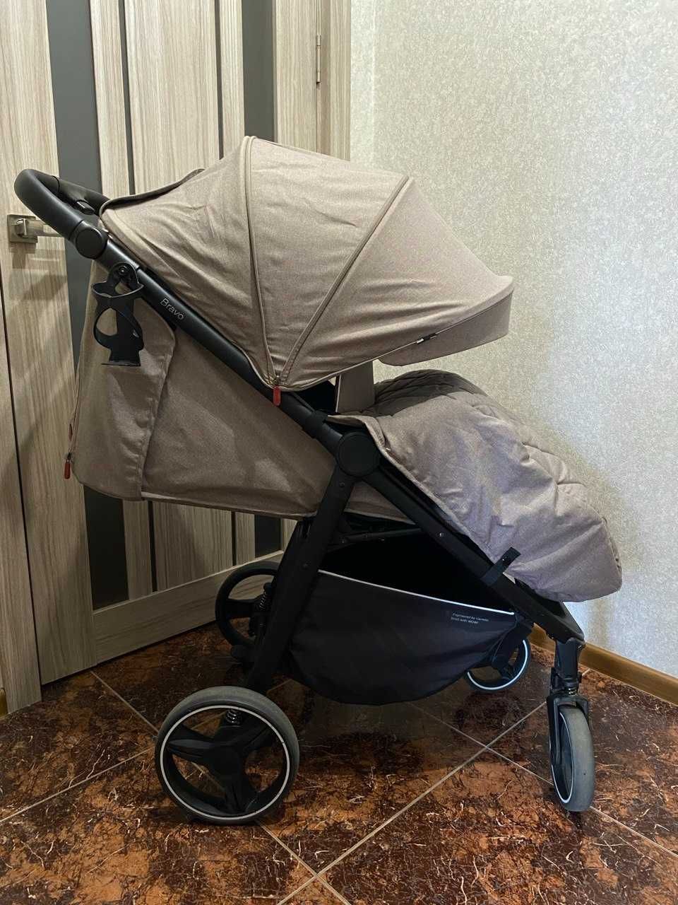 Прогулянкова коляска Carrello Bravo в кольорі Beige Бежева 2022 року