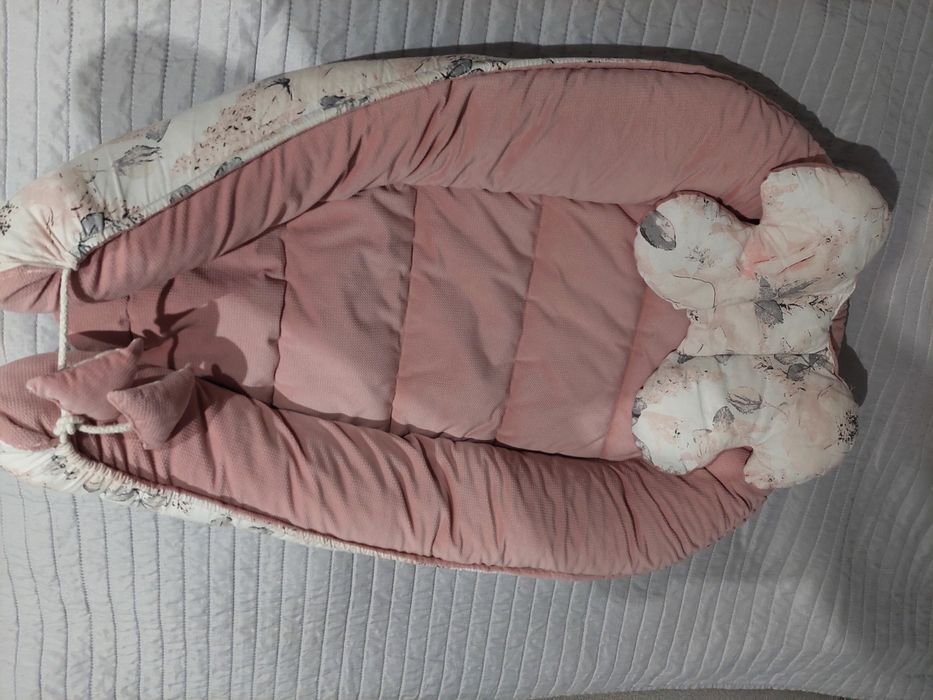 Zestaw dla niemowlaka kokon + różek + otulacz + poduszki + kołdra