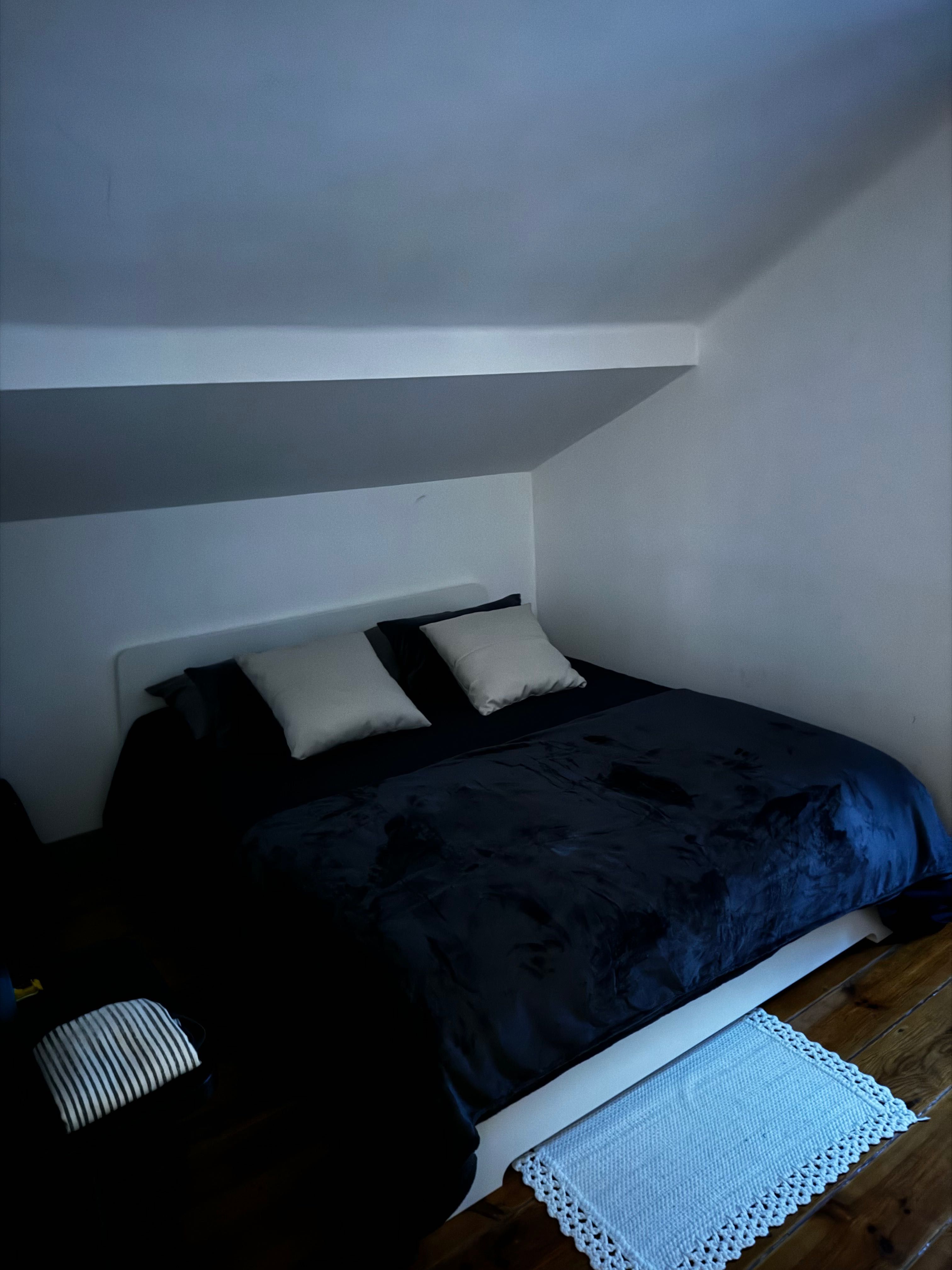 Cama IKEA ASKVOLL com colchão Morgedal 160x200 cm