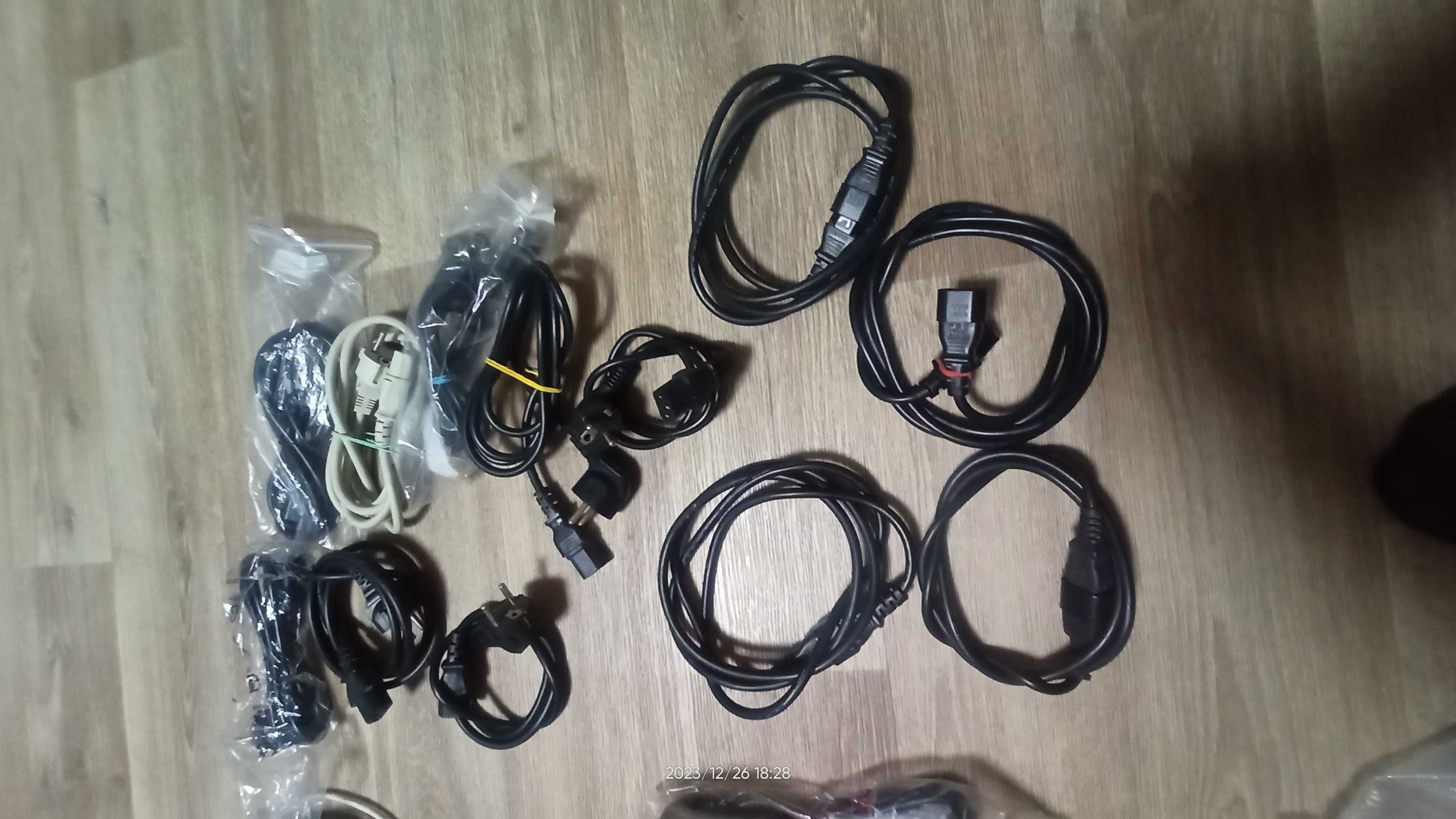 Сплиттер HDMI, планки памяти, оптоволокно,шнуры питания/удлинения комп