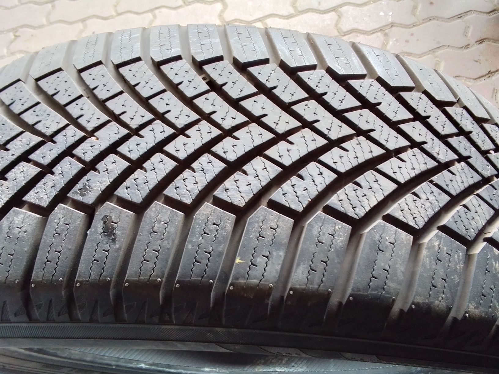 Opona zimowa 235/55r20 YOKOHAMA 2023r 7mm