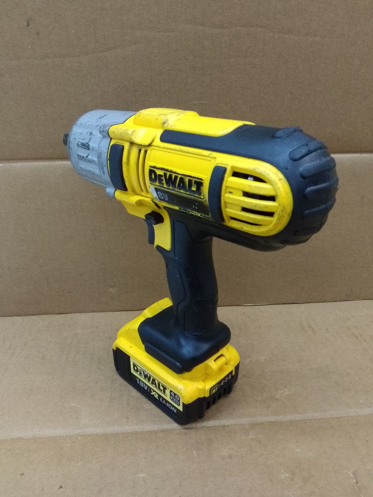 DeWalt DCF889 Akumulatorowy Klucz Udarowy 1/2" 540Nm 18V 4.0Ah