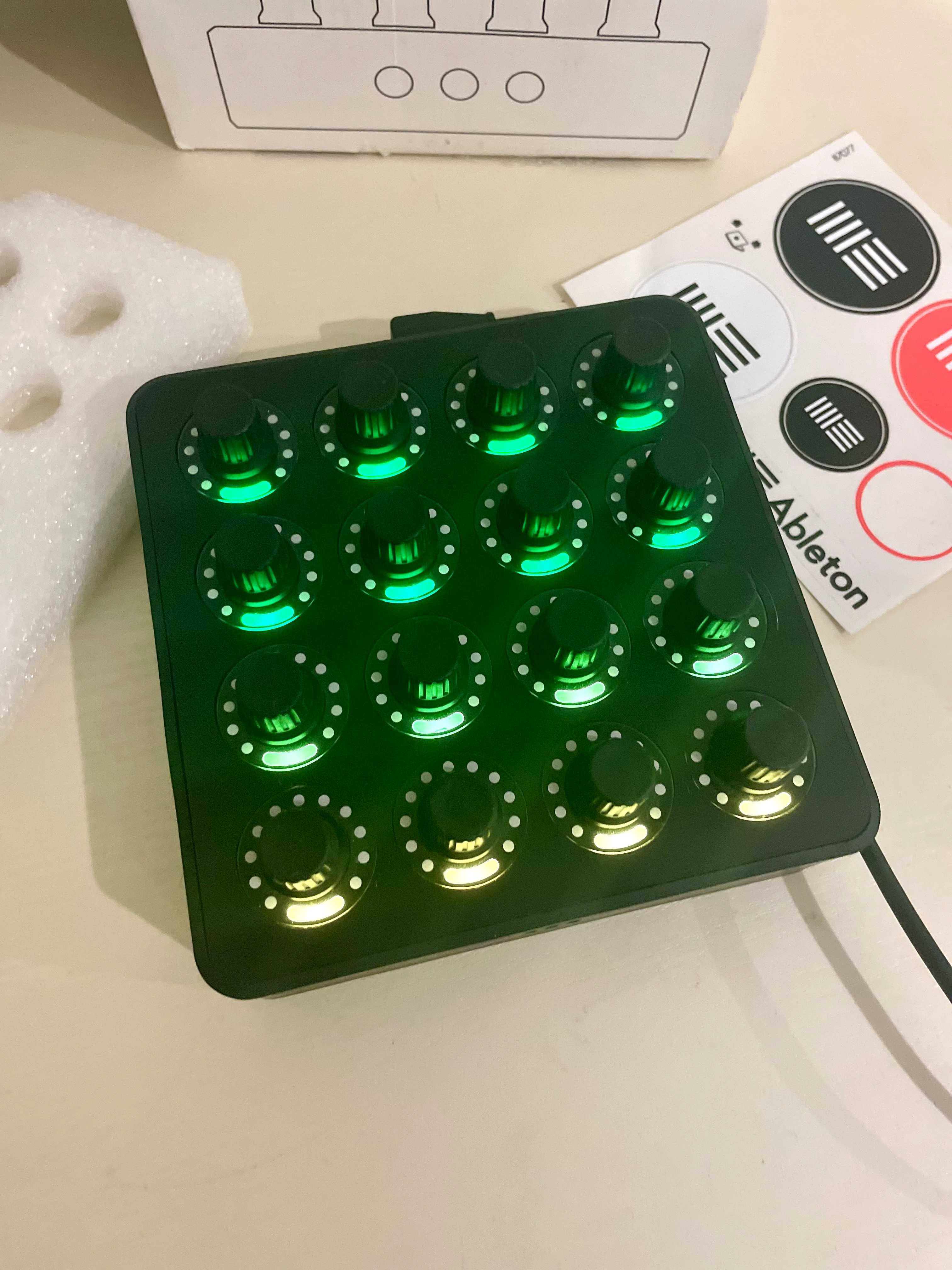 Midi Контроллер DJ Techtools Midi Fighter Twister