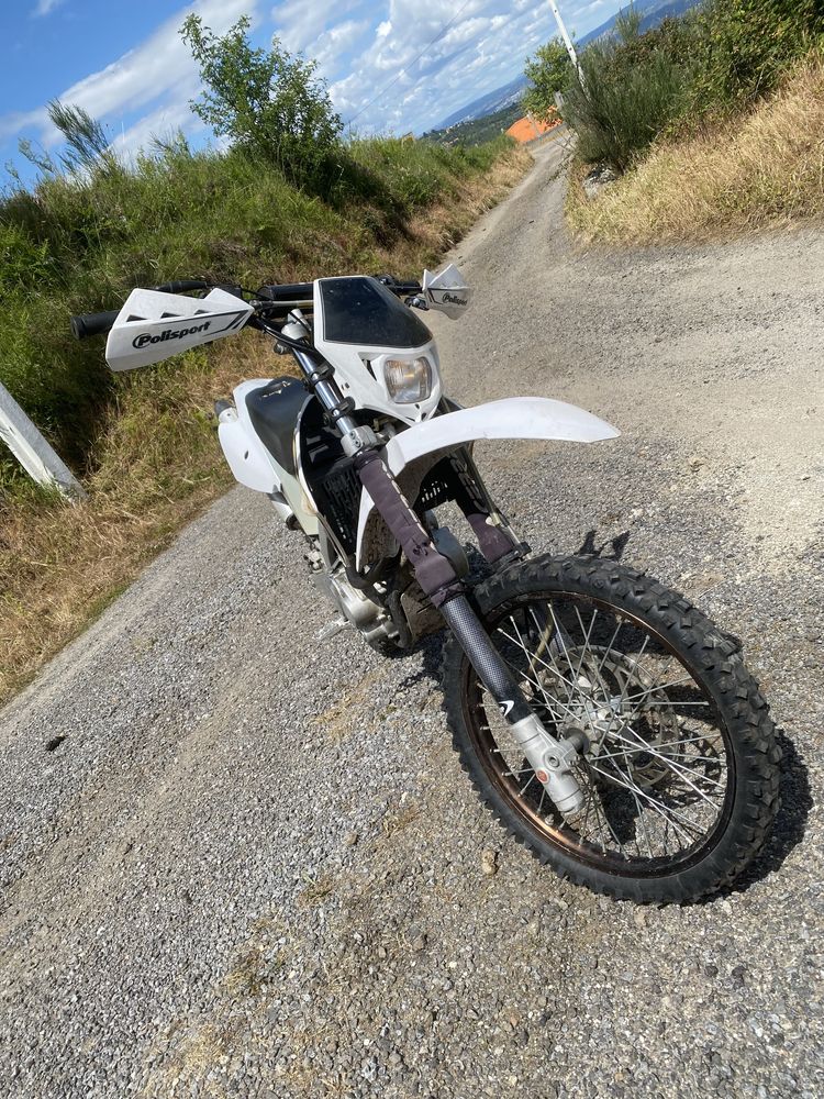 Ajp pr3 200cc matriculada