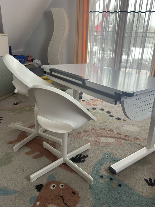 Biurko dziecięce regulowane