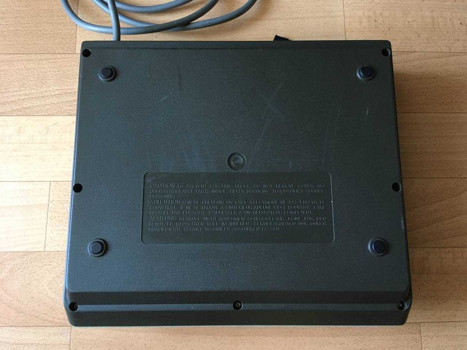Аналогова драм машина Korg KR-55