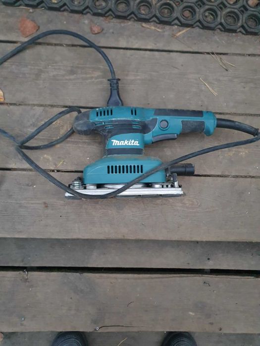 Szlifierka oscylacyjna 190W 5-biegów Makita BO3711 w pelni sprawna