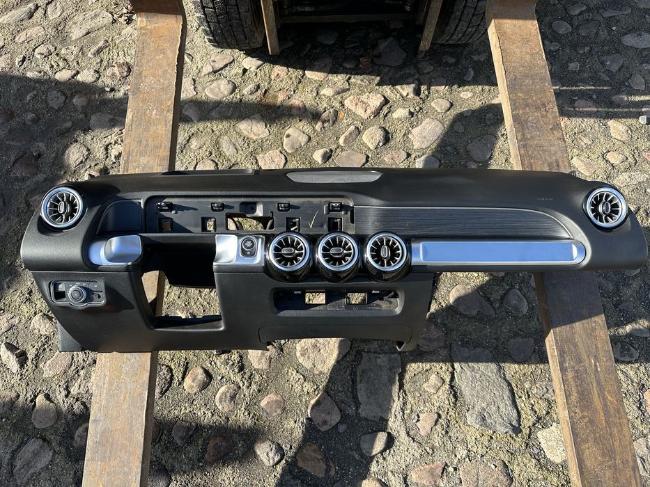 Deska konsola mercedes glb