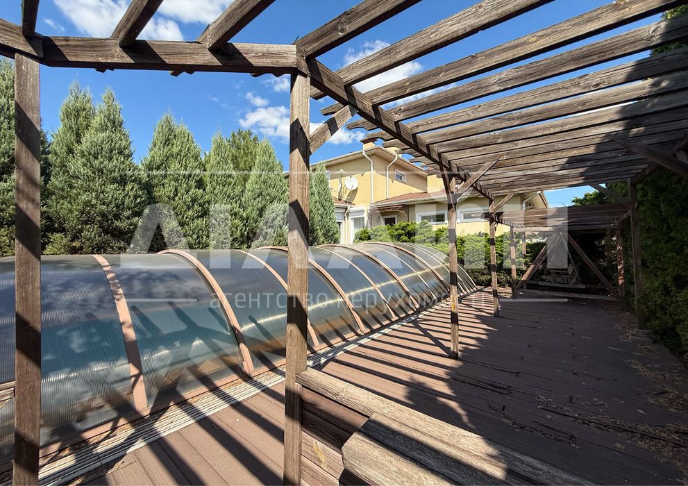 Vip будинок 4 спальні , 2 с/у на Правому березі