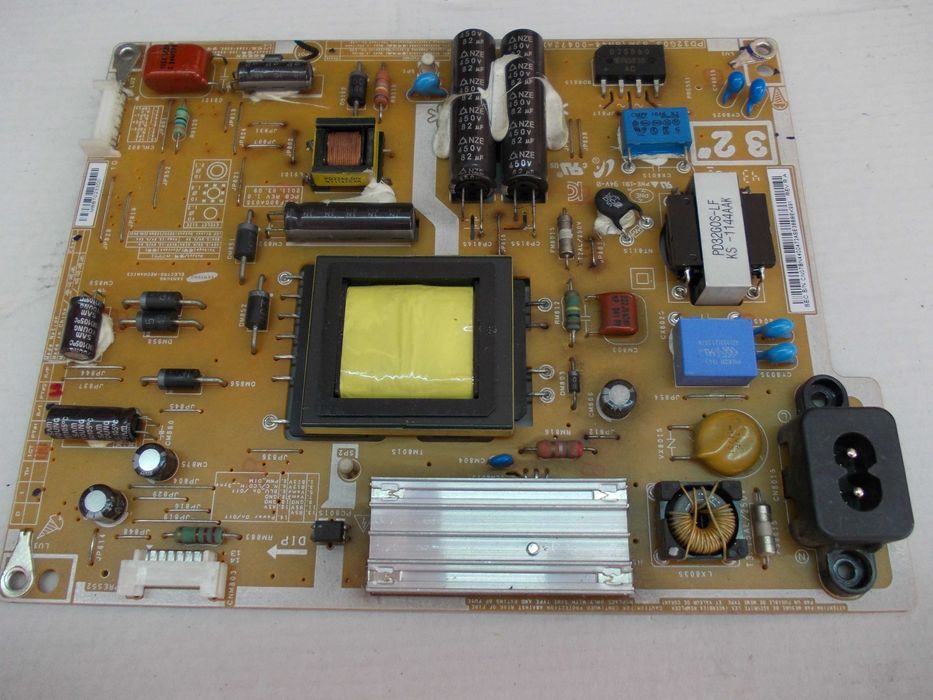 Módulos de TV Samsung UE32D4003 _BW com tela partida