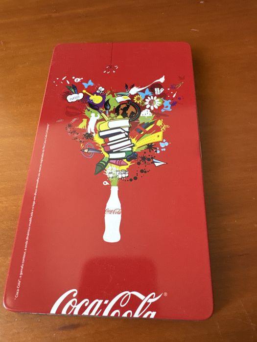 Caixa de lapis de cor coca cola
