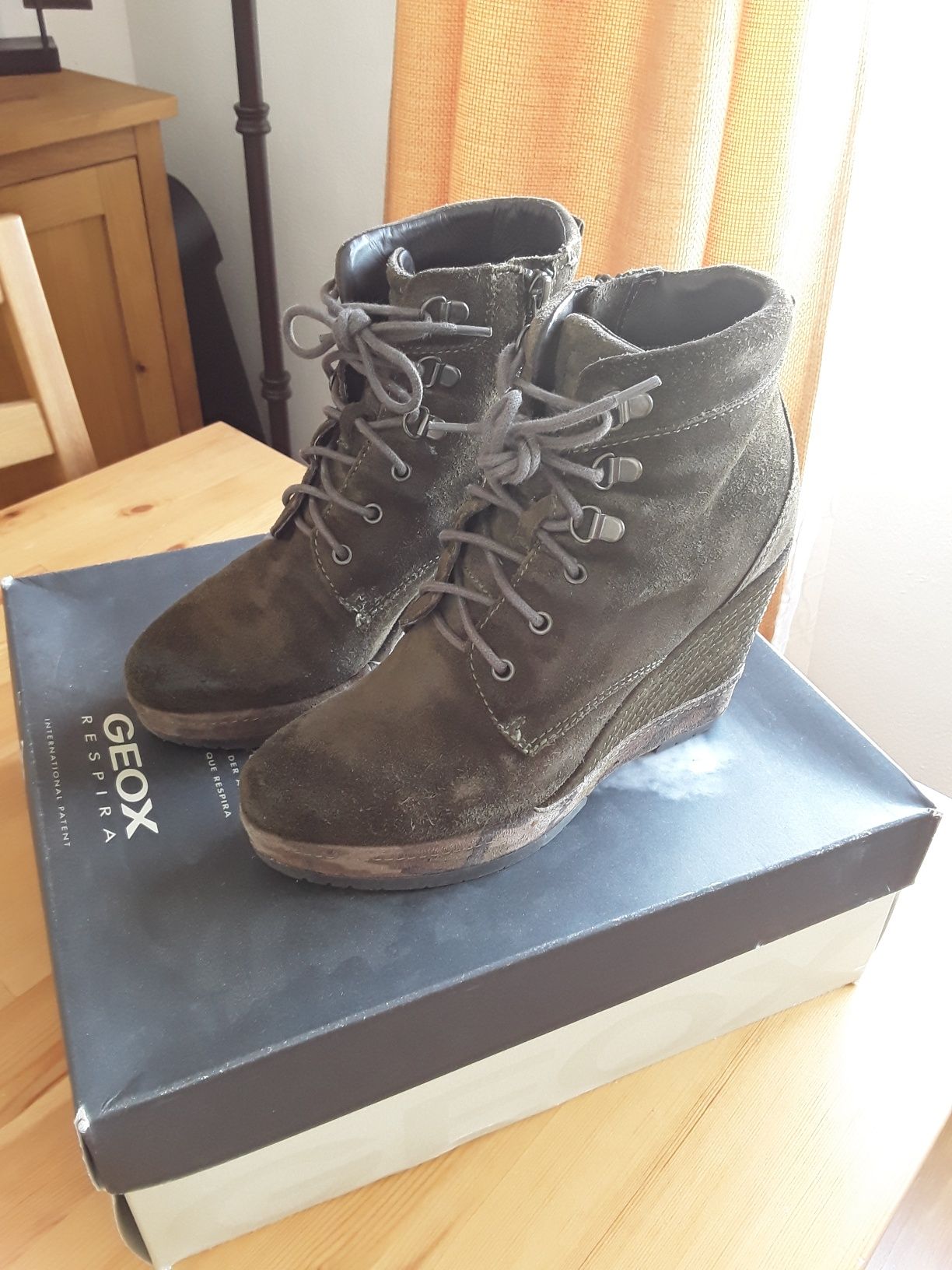 Botas pele Geox 39