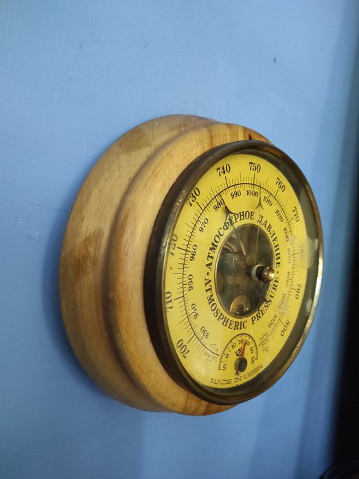 Barometr stary w litym drewnie ZSRR