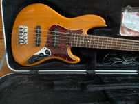 Fender jazz bass delux 5