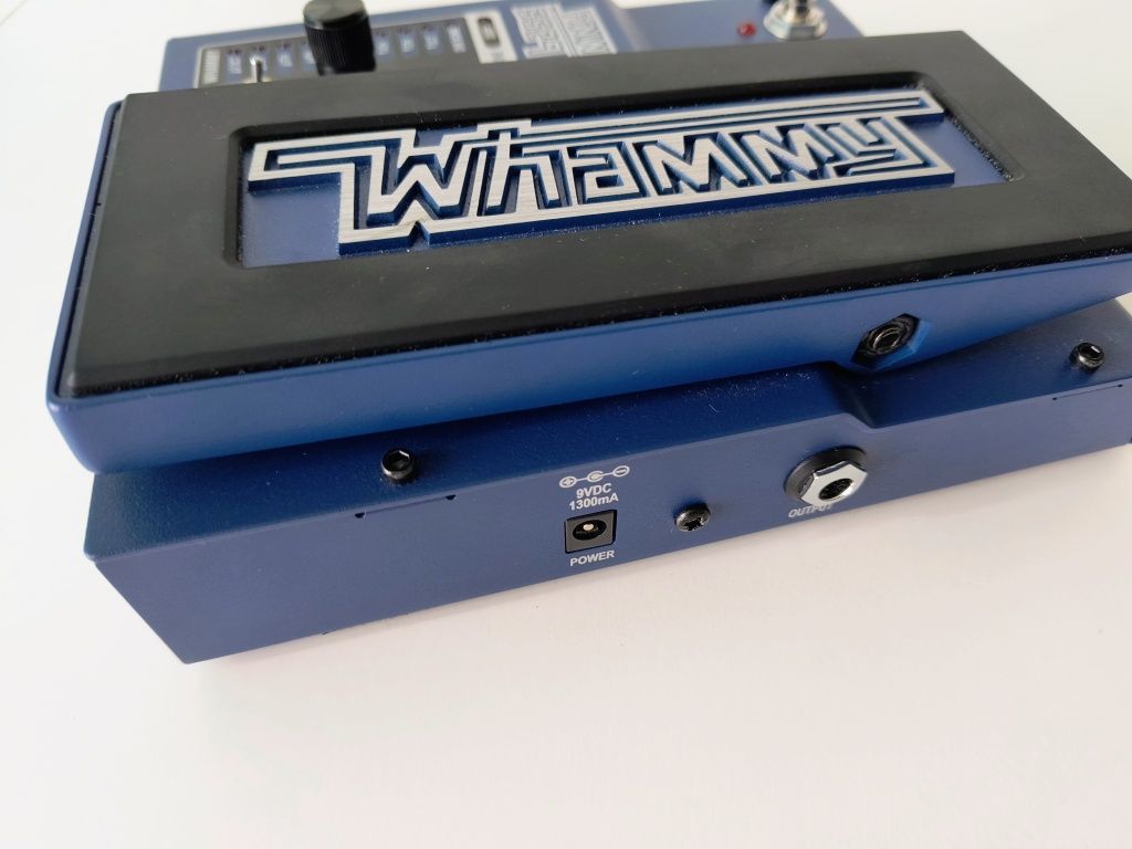 Digitech Whammy pitch shifter detune drops octave