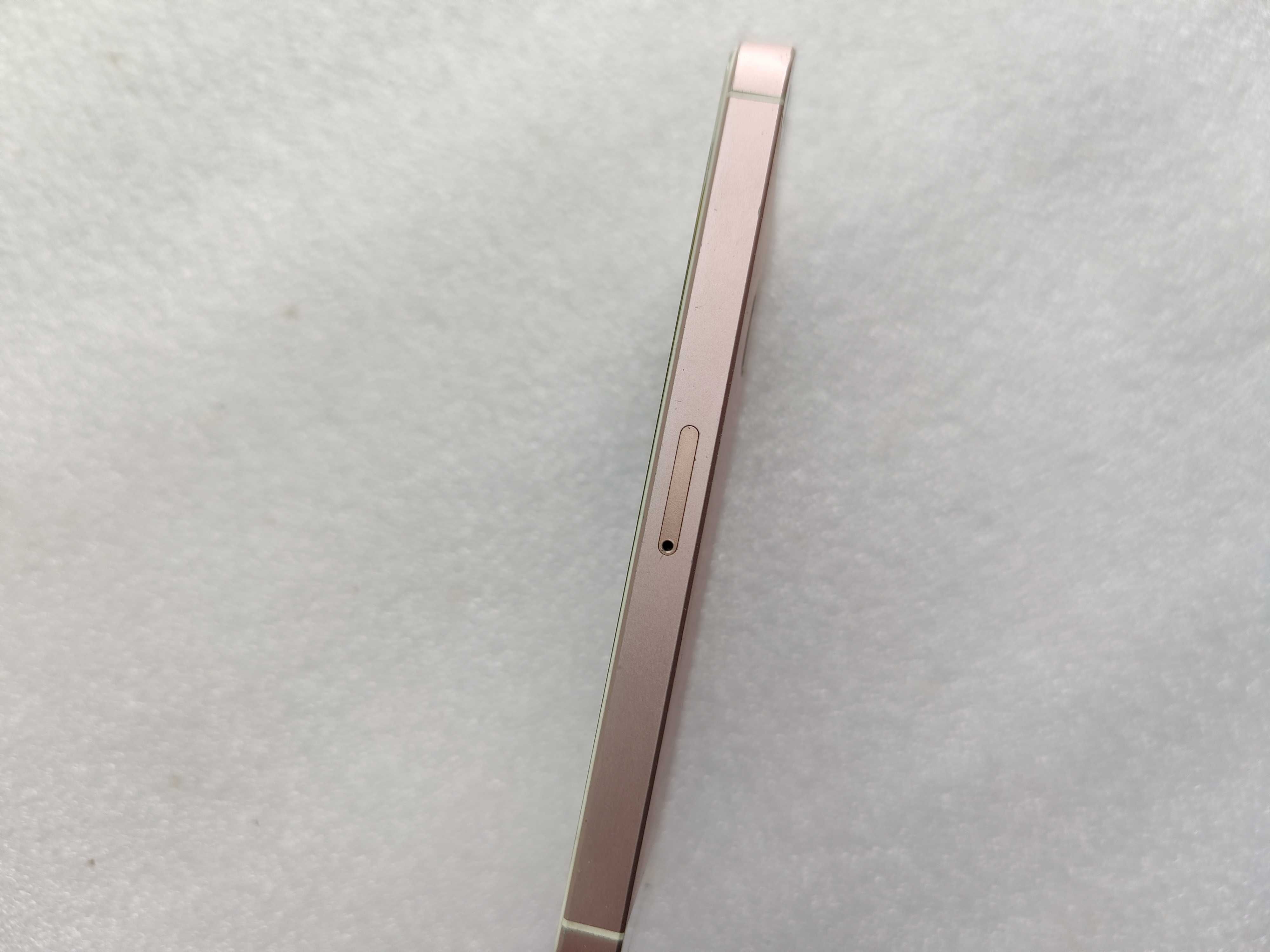 Телефон Iphone SE 32Gb