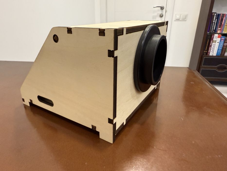 DIY-проектор для смартфона | Дерев’яний корпус + лінза