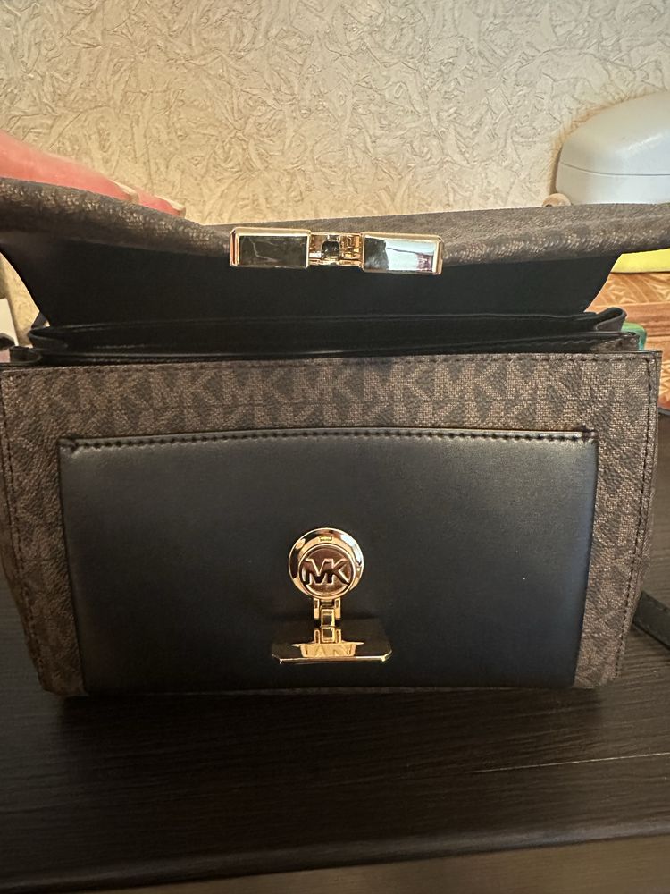 Жіноча сумка Michael Kors