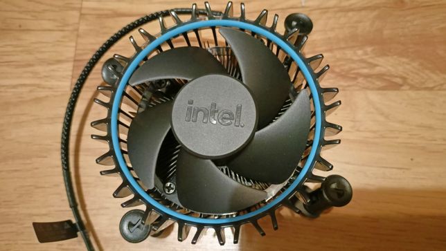 Nowe oryginalne chłodzenie - wentylator Intel złącze LGA1700.