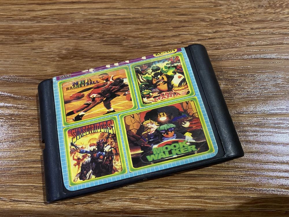 Игровая консоль из 90-х Sega 16bit