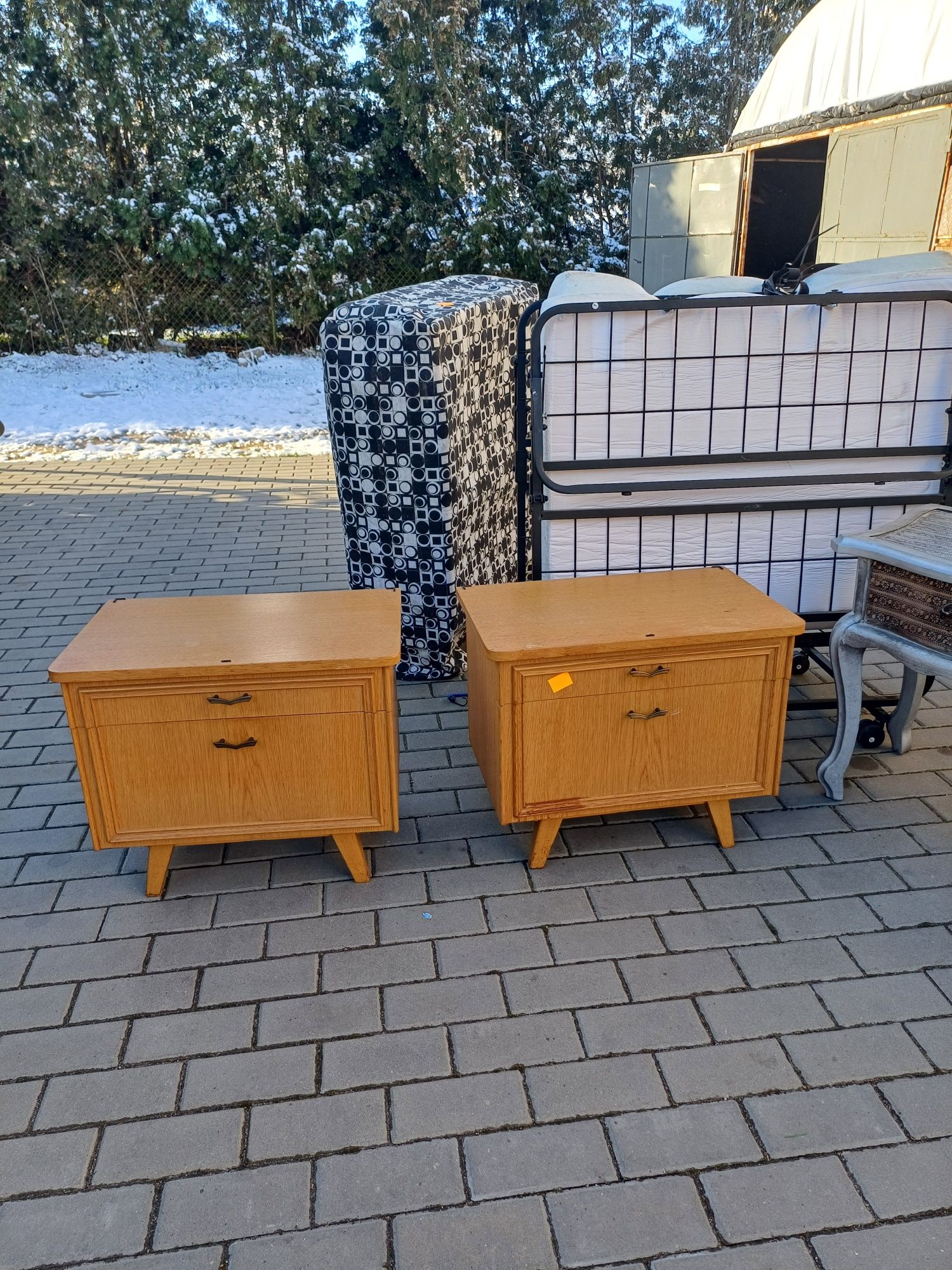 Komplet szafek nocnych
