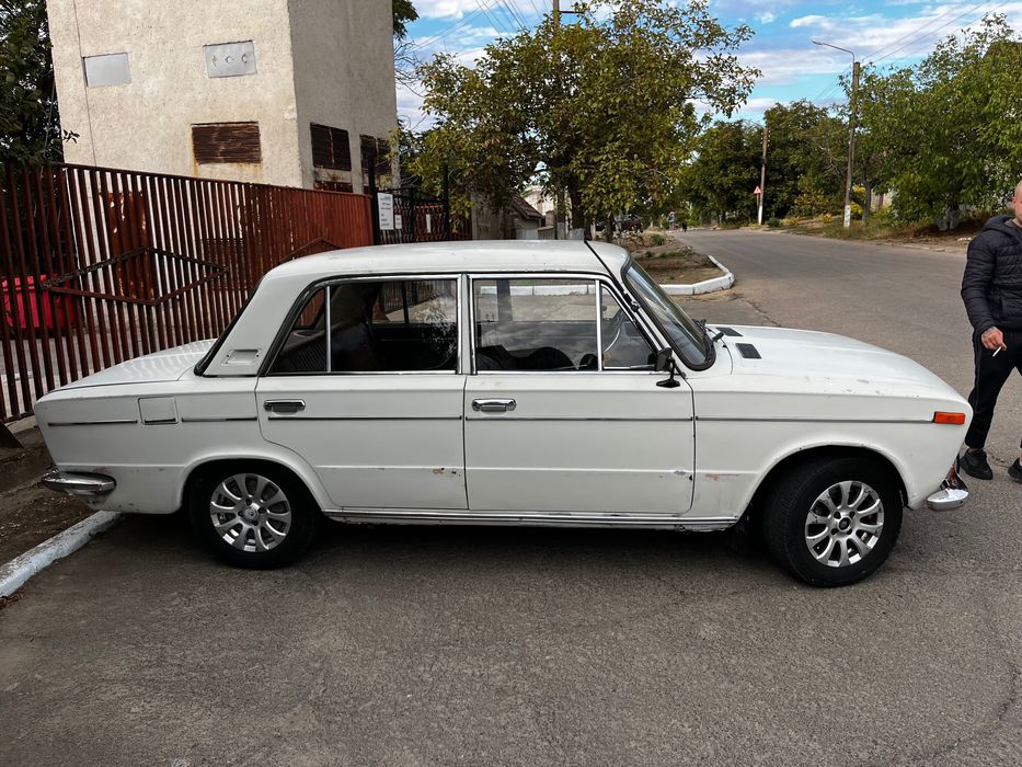 Продам ваз 2103!