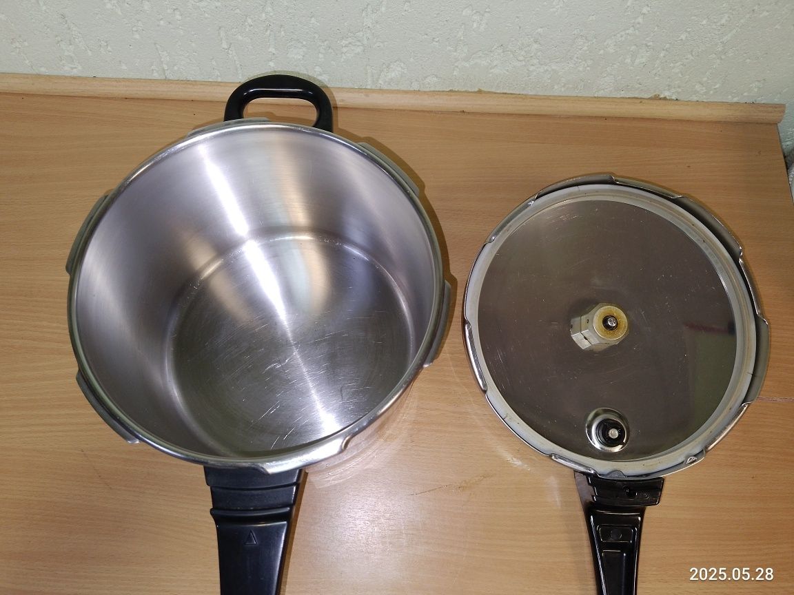 Скороварка з Німеччини бренд Fissler WMF на  6 -  6,5л