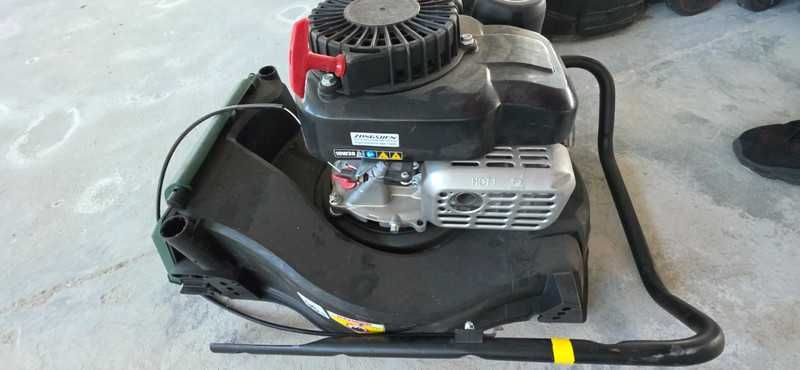 Silnik kosiarki spalinowej Parkside, model PBM 132 B