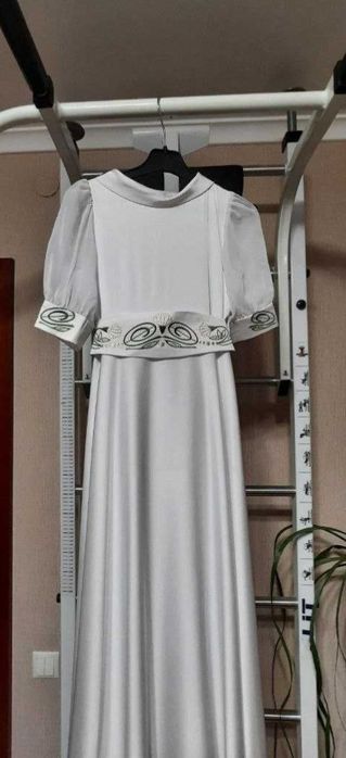 Неповторна сукня на перше причастя!!!р.140