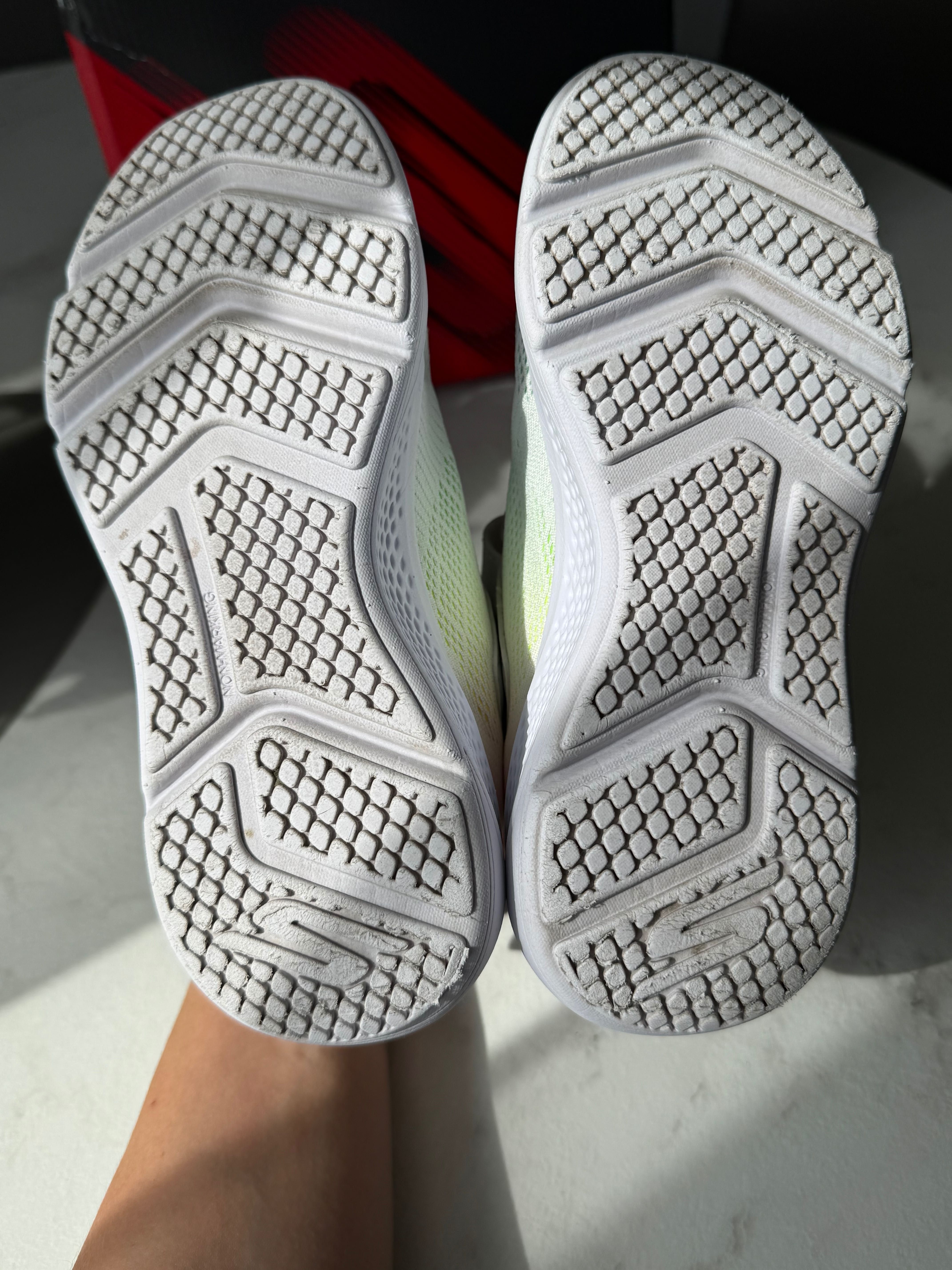 Кросівки для дівчинки Skechers GO Run Elevate Ombre Sprint