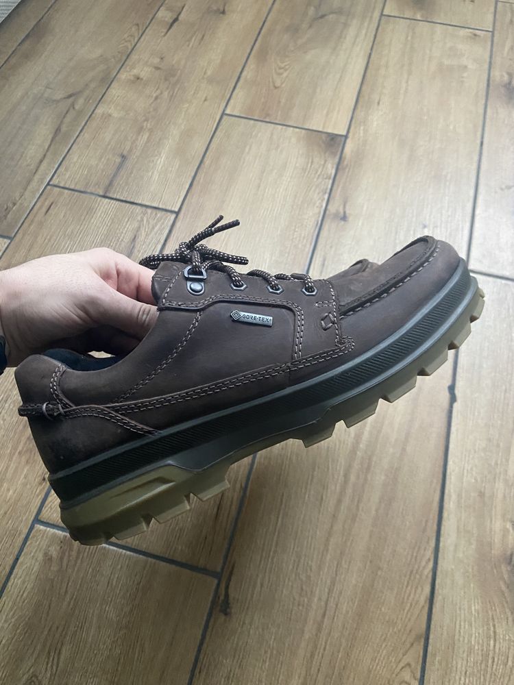 Ecco track goretex