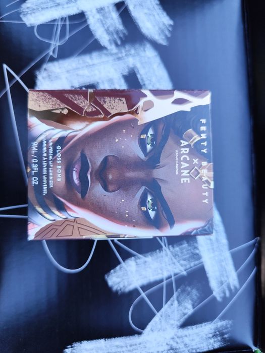 NOVO - Fenty Beauty - Gold Gloss Bomb Universal Lip Luminizer: Arcane