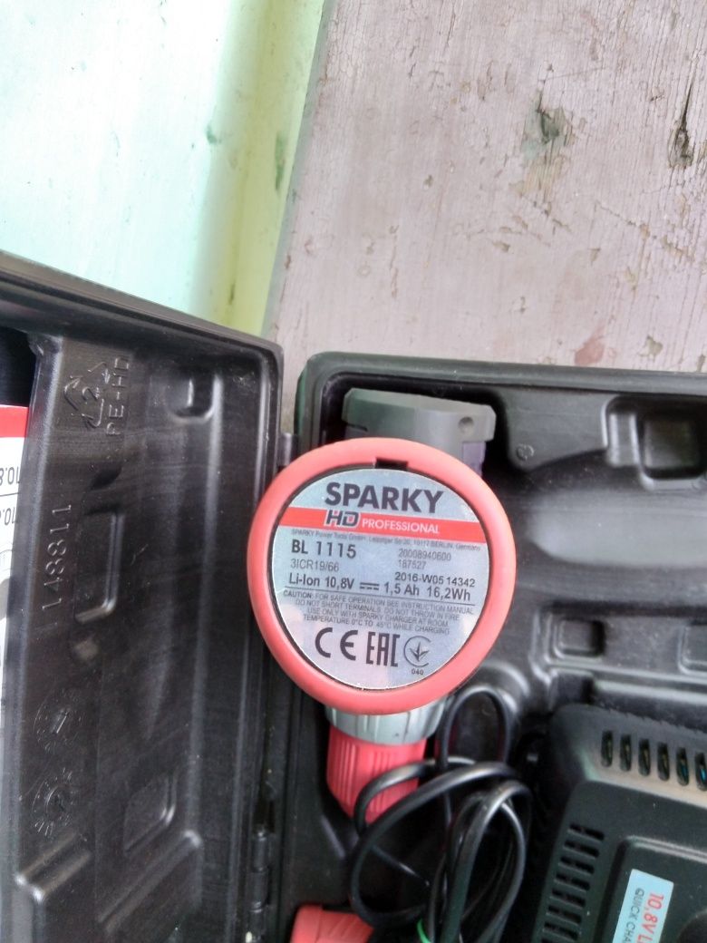 Шуруповерт Sparky 10,8 v.