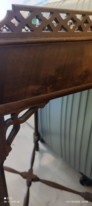 Mesa de Apoio  Mogno  Século XX