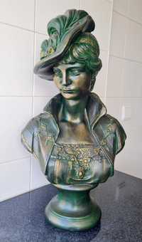 Busto de senhora em bronze