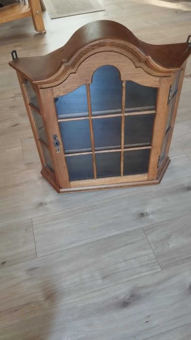 Narożna witryna dębowa