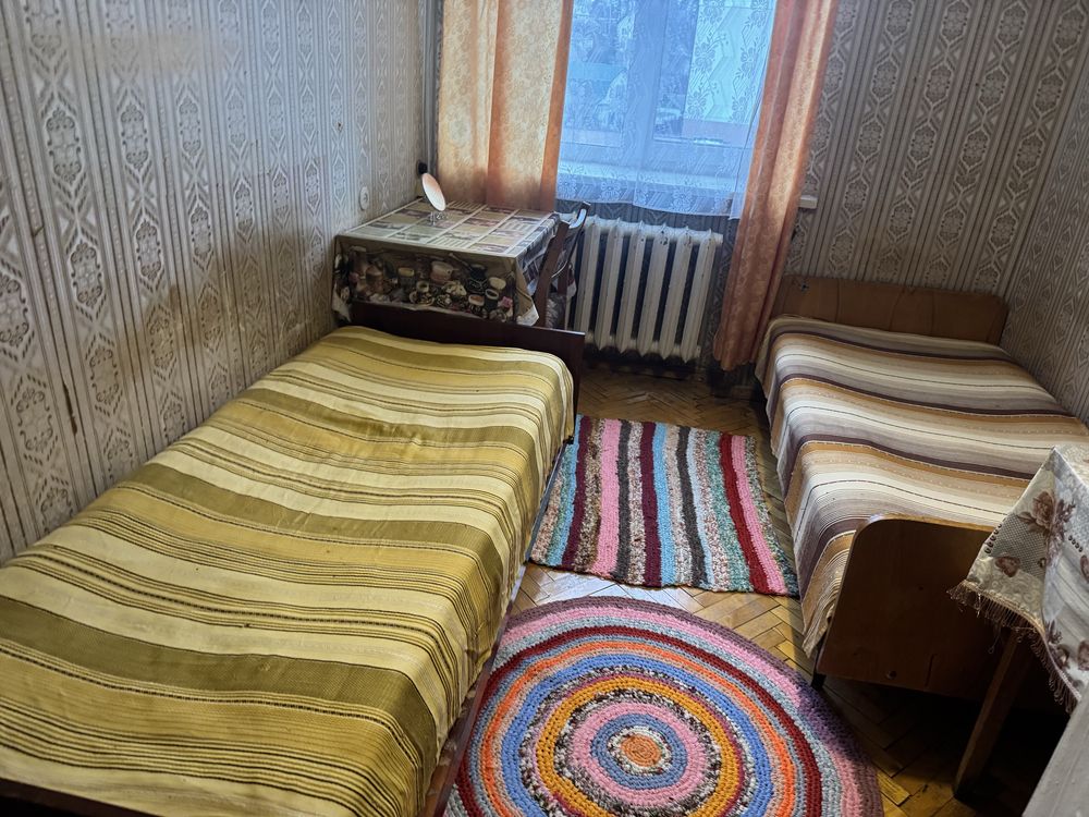 Здам кімнату,1-й дівчині.Район налогового Університету,вул.Садова.