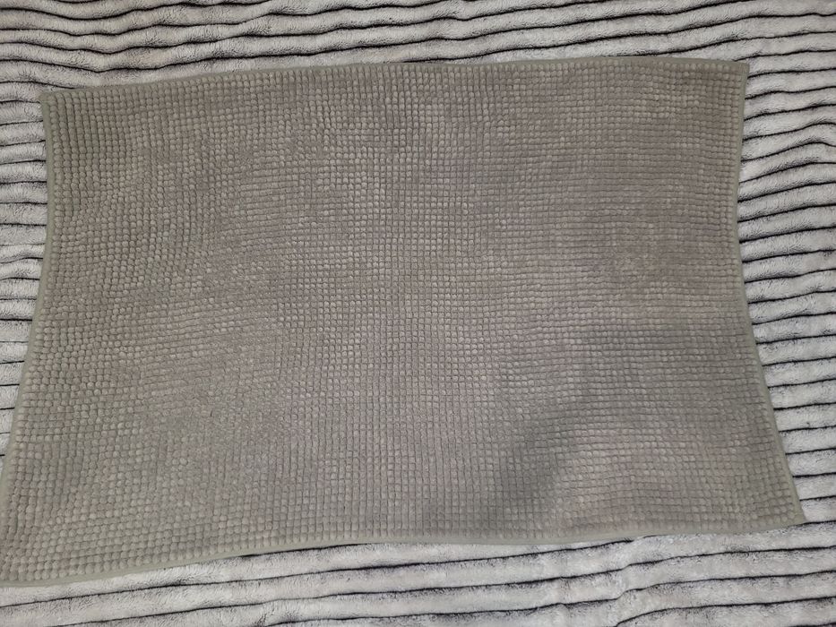 Коврики в ідеальному стані