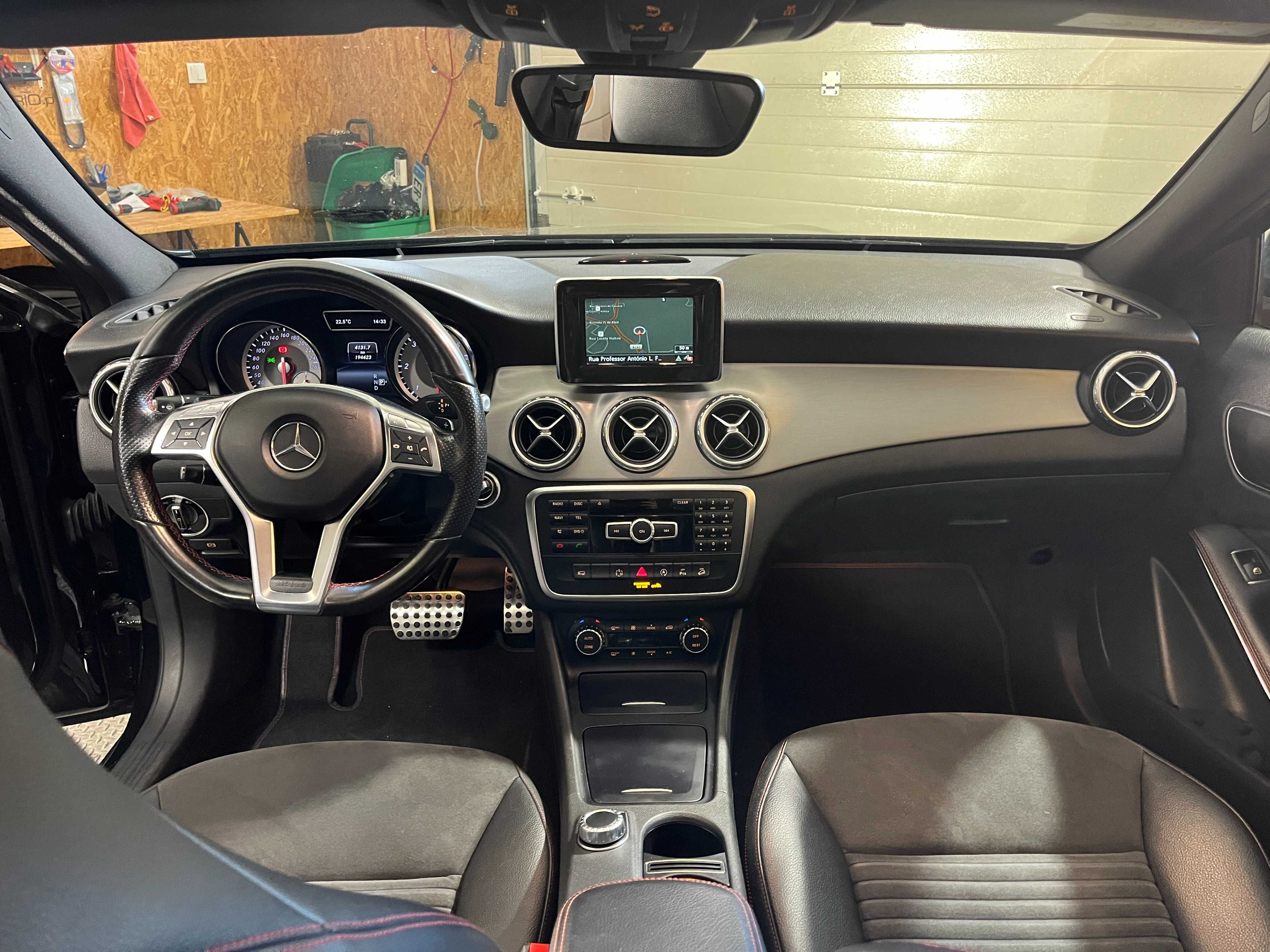 MERCEDES-BENZ GLA 200 CDi AMG Line 7G-DCT Automático